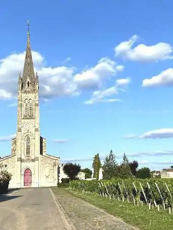 Photo de Pomerol Church