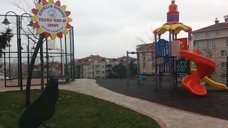 Photo de Üsküdar Municipality M. Akif Ersoy Park