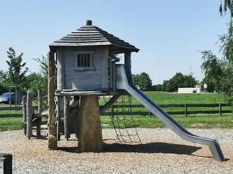Photo de Spielplatz am Ententeich