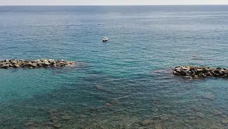 Photo de Spiaggia La Vallà