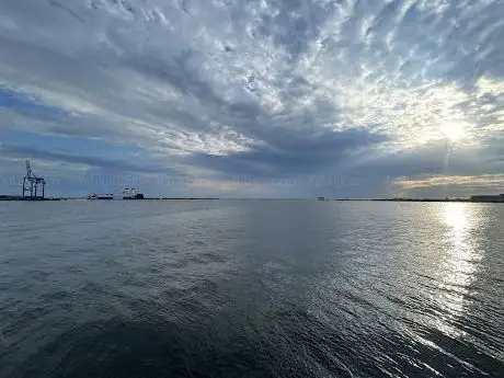 Photo de Malmo harbour lookout