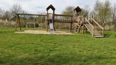 Photo de Spielplatz  Auf dem Lay