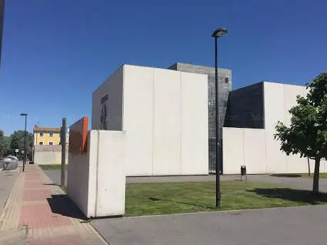Photo de Civic Center Huelgas - El Pilar