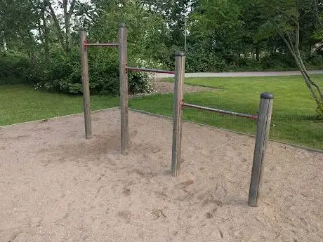 Photo de Playground Ljura park