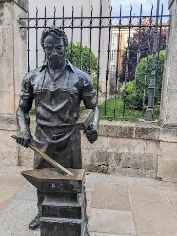 Photo de Estatua de los herreros