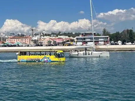 Photo de Lisboat - Boat Tours & Trips | Hop on Hop off | Sightseeing Cruises Lisbon Portugal