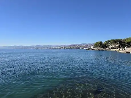 Photo de Opatija Swimming Area