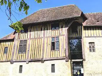 Photo de Château de CrèvecÅ“ur - Fondation Musée Schlumberger