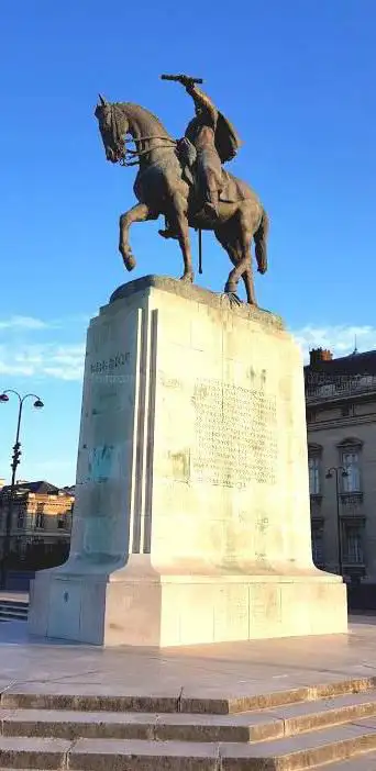 Photo de Statue of Marshal Joseph Joffre