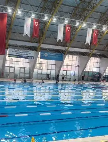 Photo de SAKARYA YÜZME HAVUZU