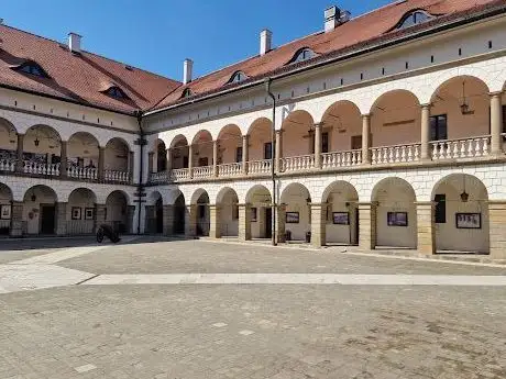Photo de Niepołomice Market Square