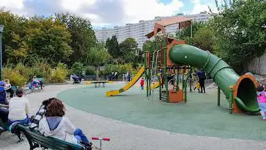 Photo de Aire de jeux (1 à 12 ans)