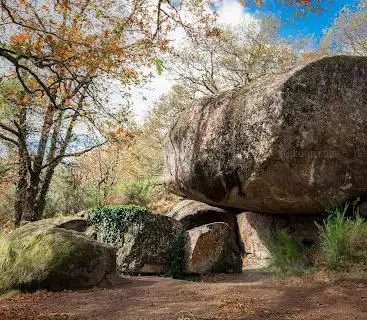 Photo de Rocher des Fées (Rock of the Fairies)