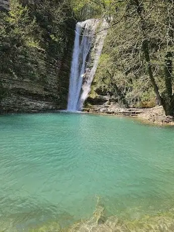 Photo de Tatlıca şelalesi yolu