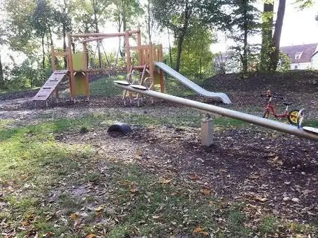 Photo de Spielplatz Drosendorf Kirche