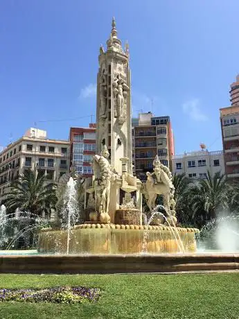Photo de Plaza de los Luceros