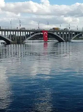 Photo de Birecik Fırat sahil yolu