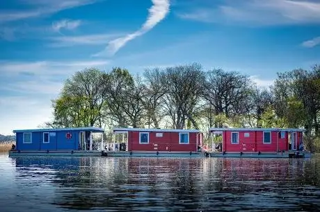 Photo de BunBo das Bungalowboot - Aquare Charter GmbH