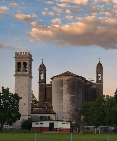 Photo de Church of Saint Zeno Bishop and Martyr