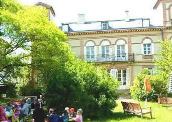 Photo de Château de Bergues ferme pédagogique, accueil de groupes, découverte des animaux et visites en famille