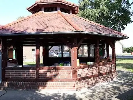 Photo de DGH mit Spielplatz