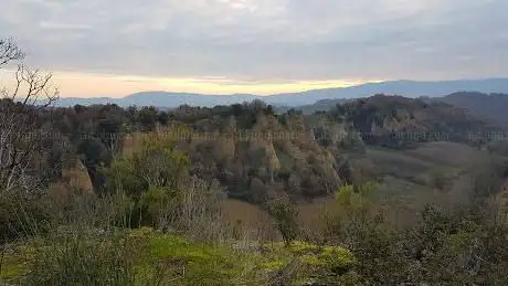 Photo de Panorama. Balze del Valdarno. Buca delle Fate