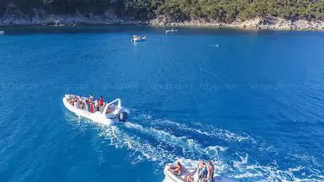 Photo de Asterias Beach Service