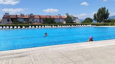 Photo de Orjan Yüzme Havuzu