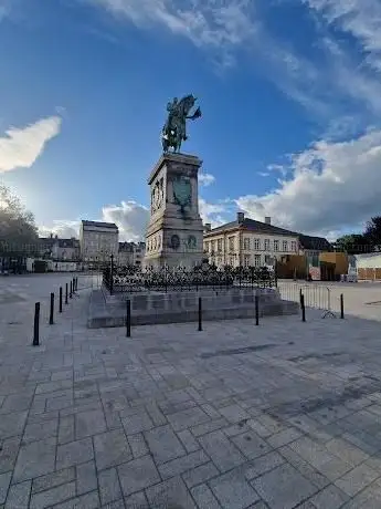 Photo of Statue équestre Guillaume II