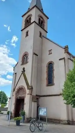 Photo de Katholische Pfarrei St. Martin Saarbrücken (Halberg)