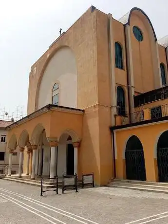 Photo de Chiesa S. Bartolomeo Apostolo