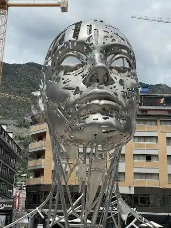 Photo of Escultura la mirada eterna