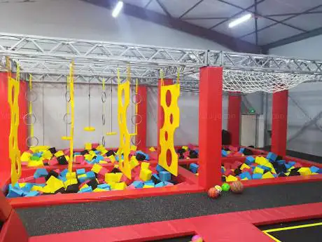 Photo de CEVEN GAMES - TRAMPOLINE PARK- LASER GAME - ALES