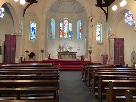 Photo de Church of The Holy Family