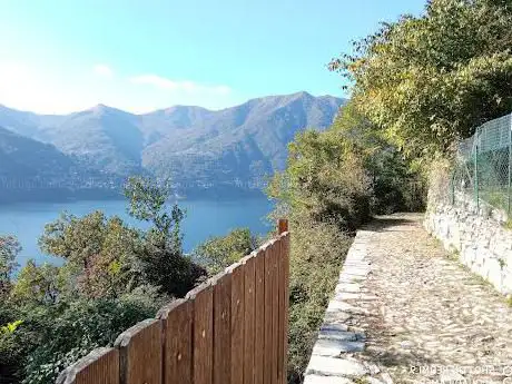 Photo de Via Verde: Sentiero Panoramico da Moltrasio a Laglio