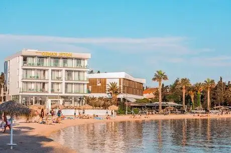 Photo de Plaža Lokunje