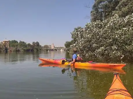Photo de Sevilla en kayak