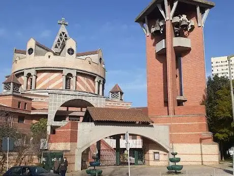 Photo de Igreja de Cristo-Rei da Portela