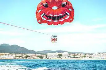 Photo de Sainte-Maxime Parachute - Parachute ascensionnel
