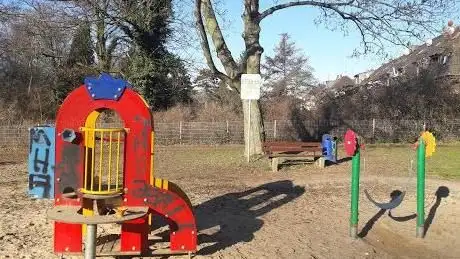 Photo de Kinderspielplatz Georg-Behrendt-Park