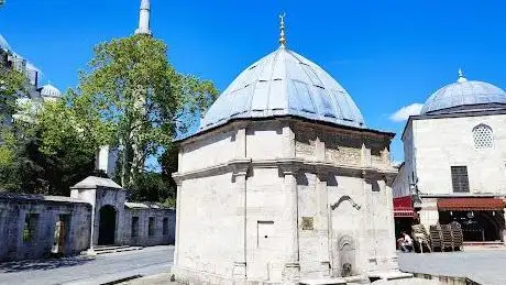 Photo de Suleymaniye Square Fountain
