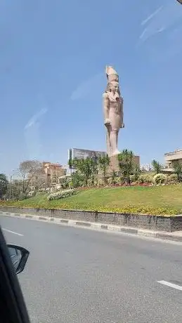 Photo de Ramses Statue in Salah Salem