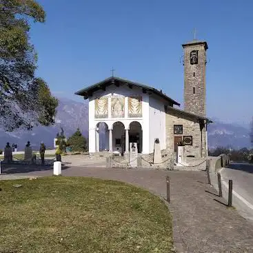 Photo de Madonna del Ghisallo
