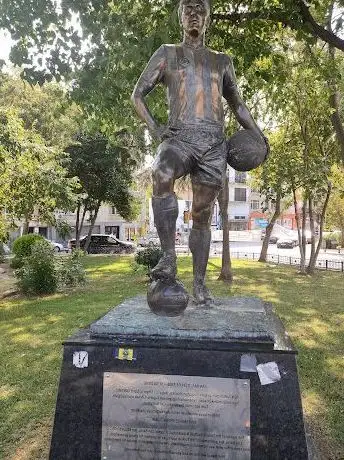 Photo of Can Bartu (Sinyor) Heykeli