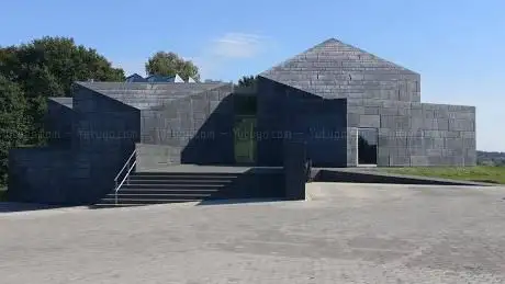 Photo de Shoes or No Shoes?