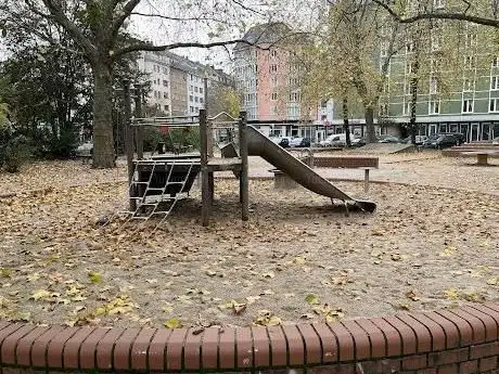 Photo de öffentl. Kinderspielplatz Rochus Markt