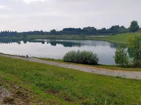 Photo de Panca in PVC riciclato più lunga del mondo
