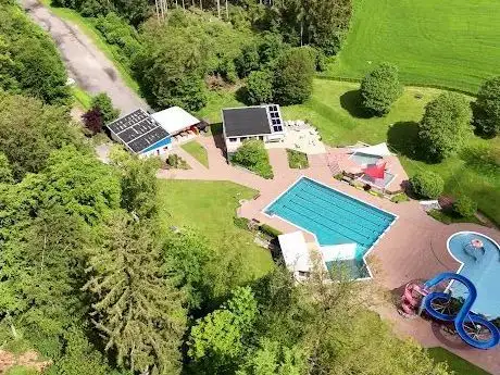 Photo de Waldschwimmbad Wald-Michelbach
