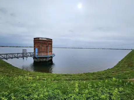 Photo de Staines Reservoir