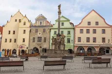 Photo de Fountain and Plague Column